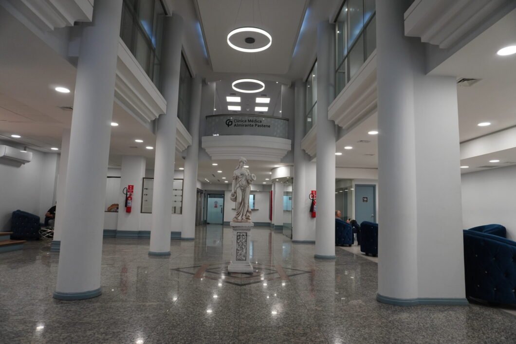 Hall de acceso Clínica Médica Almirante Pastene
